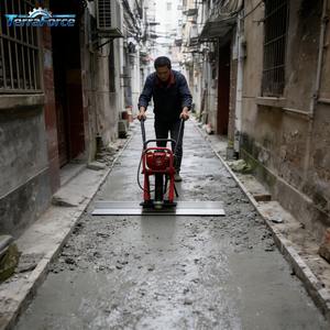 Machine de nivellement vibratoire pour béton, réglage de 1 à 5 m, pour sols en béton et ciment, à essence - Product Image 1