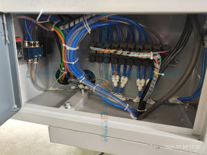 Scie à découper automatique à double tête Eworld pour fenêtres en PVC/UPVC et aluminium avec moteur, machine de découpe d'aluminium à double tête CNC à vendre - Product Image 4