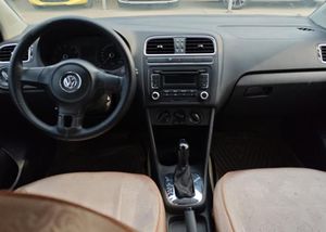 2009-2013 Voiture à <span class=keywords><strong>essence</strong></span> d'<span class=keywords><strong>occasion</strong></span> à prix réduit Volks-wagen VW <span class=keywords><strong>Polo</strong></span> <span class=keywords><strong>Automatique</strong></span> 1.4L 5 portes 5 places FWD <span class=keywords><strong>Essence</strong></span> d'<span class=keywords><strong>occasion</strong></span> Seconde Main - Product Image 4