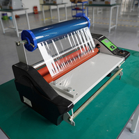 Rouleau automatique d'autocollant de film UV au format A3 pour rouler la machine de stratification à froid et à chaud État neuf