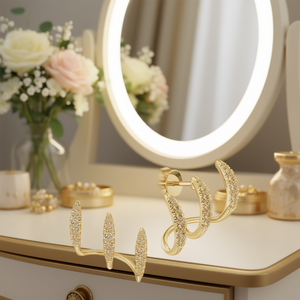 Orecchini a Perno E2081 in Oro per Donna, Classici con Cristalli e Strass, Micro-Incastonatura, per Uso Quotidiano, Placcati in Oro - Product Image 2