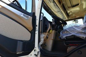 Camion de pompe à béton robuste utilisé à chaud HOWO 52m à vendre à bas prix - Product Image 4