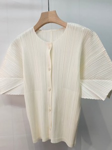 PY 2026 Casual Daily Style Miyake Pleated Button-Up Batwing Sleeve Loose Fit Women's Western Clothing Bulk Wholesale - Product Image 3