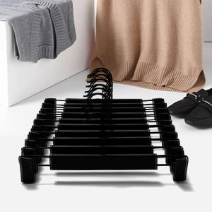 Paquete de 10 ganchos Organizadores de ropa de plástico ajustables negros, diseño de un solo nivel para pantalones, faldas, abrigos, pantalones vaqueros, perchas para sala de estar - Product Image 3