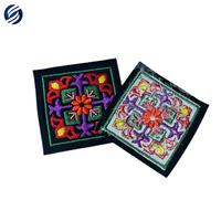 Fournisseur de services de broderie en usine de Dongguan Écussons d'insigne de broderie personnalisés VIP