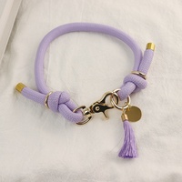 Nouvel Arrivage Populaire : Collier pour Chien en Corde Tressée Violet Clair avec Pompon et Fermoir Doré – Idéal pour la Promenade en Extérieur, Vente en Gros Personnalisée