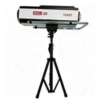 Projecteur LED 600W - Projecteur LED haute puissance à double zoom, équipé d'un flight case. Convient aux scènes de mariage et de concert