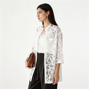 แฟชั่น<span class=keywords><strong>เสื้อ</strong></span>เชิ้ตแขนยาวลายดอกไม้สีขาวหรูหราสำหรับผู้หญิงน้ำหนักเบาเนื้อนุ่มเข้ากันได้กับทุกชุดสวมใส่ได้ทุกวันสำหรับฤดูใบไม้ผลิ - Product Image 3