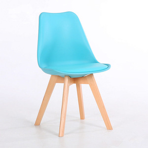 Chaise de salle à manger contemporaine en plastique PP au design tulipe, style scandinave classique moderne pour restaurant, confortable en PU. - Product Image 3