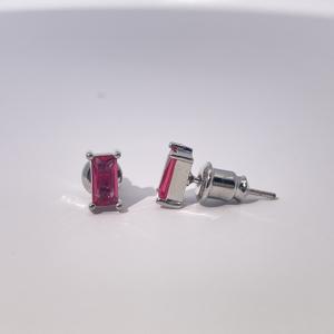 Pendientes de Botón Clásicos y Elegantes de Latón Chapado en Oro para Mujer, Diseño Simple, Circonita Corte Esmeralda, Bisel Rojo/Azul/Verde, Tianyu Gems - Product Image 3