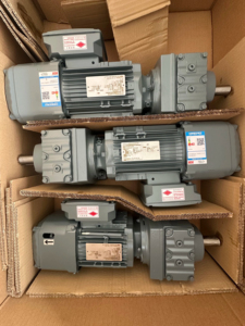 Réducteur Eurodrive RM67 RM87 RM107, motoréducteur hélicoïdal avec moyeu à roulement étendu, entraînement d'agitateur dédié pour eaux usées - Product Image 3