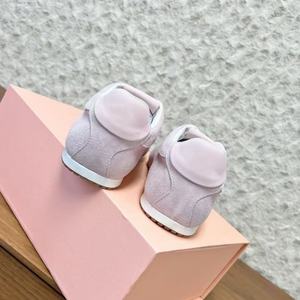 Nouvelles chaussures de skate personnalisées avec logo de designer, chaussures de sport de luxe à lacets avec empeigne en mesh, chaussures de sport de haute qualité pour adolescents, couleur rose - Product Image 3