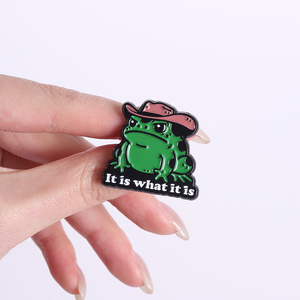 Pin de esmalte de rana vaquera de dibujos animados con diseño 'It Is What It Is', divertido humor occidental, broche de rana vaquera, insignia para mochila y solapa, regalo de joyería - Product Image 4