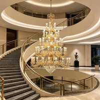 Lustre en cristal à étages de style européen, cadre en métal doré, lampe suspendue pour l'éclairage de projets de réception d'hôtels de prestige