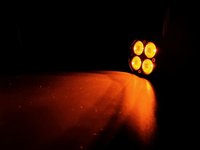 Nouveau design double couleur LED lumière stroboscopique Pods Spot Beam 20W Aluminium 1200lm IP67 Étanche Ventes directes d'usine