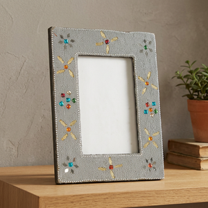 Marco de Fotos Moderno con Diseño de Rayas Diagonales Rectangulares, Hecho a Mano, Ecológico, Elegante, para Exhibición Vertical en Mesa, Personalizable - Product Image 1