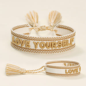 Bracciale dell'Amicizia Personalizzato con Nome, Ricamo 3D, Braccialetto Intrecciato alla Moda con Nappe, Regalo Unico e di Carattere per Donne - Product Image 1