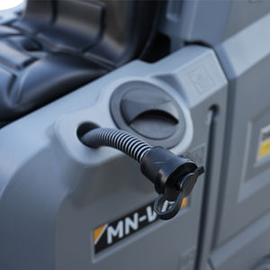 <span class=keywords><strong>Nueva</strong></span> Máquina Eléctrica para Fregar y Secar <span class=keywords><strong>Pisos</strong></span> con Batería <span class=keywords><strong>de</strong></span> 24V 250AH, con Conductor a Bordo y Eficiencia <span class=keywords><strong>de</strong></span> 6000/h - Product Image 4