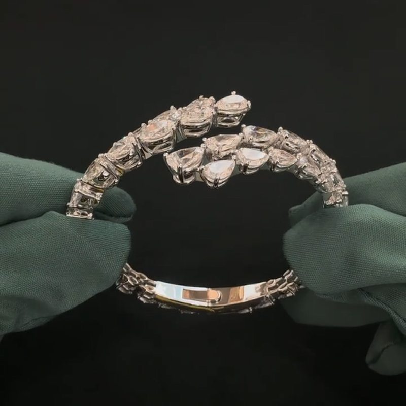 Classic Design 18K Bracelet Luxury Full