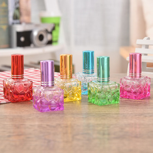 Mini herbruikbare parfumflesje 10ml met schroefdop, geurtester, waterkubusvormig, transparant en op maat gemaakte kleur - Product Image 6