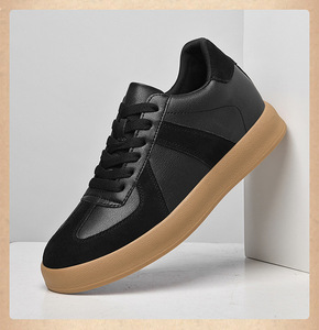 Zapatillas de deporte personalizadas de alta calidad para hombres y mujeres, Zapatillas deportivas de estilo para caminar de cuero genuino, tipo de cierre con cordones - Product Image 4