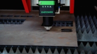 Mesin Pemotong Laser Serat Terlaris CNC untuk Pemotongan Logam Stainless Steel, Baja Karbon, dan Aluminium