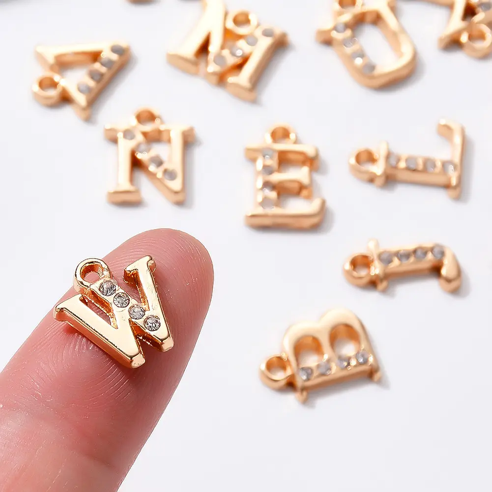 26 unids/pack de aleación de oro plata cartas uñas encantos brillante uñas 2022 accesorios de diamantes de imitación