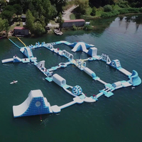 Parc aquatique gonflable géant commercial pour piscine, jouets flottants sur mesure, installations d'amusement aquatique