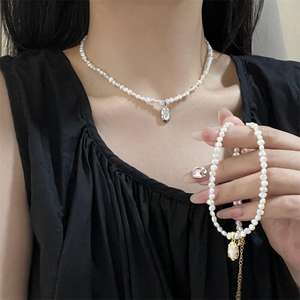 Collier et boucles d'oreilles de luxe en perles d'eau douce baroques de Zhuji Strength Supply, incrustés de nacre blanche, style tendance - Product Image 2