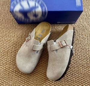 Sandalias de lujo Boken Clog personalizadas para mujer, con hebilla ajustable, de gamuza, con soporte de arco, zuecos de corcho, pantuflas premium para mujer - Product Image 1
