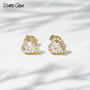 Pendientes de Botón de Oro Amarillo y Blanco de 18 Quilates con Diamante Cultivado en Laboratorio de Corte Corazón de 0.77 Quilates y 4.5*4.5 mm de Starsgem - Product Image 3