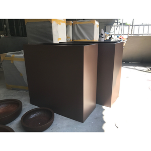 Pots de jardin en fibre de verre durables, légers, écologiques, sculptés à la main, personnalisés, OEM ODM, de la plus haute qualité - Product Image 1