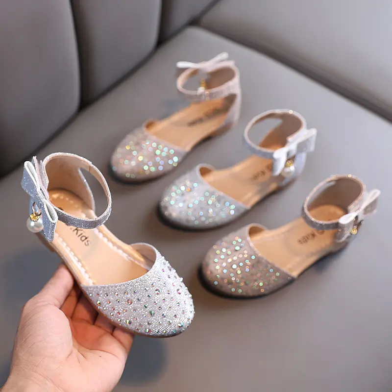 Sandalias para niños con diamantes de imitación y perlas, zapatos de princesa con lazo, primavera y verano, 2023