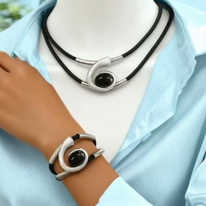 Parure de bijoux bohème élégante et unique pour femme, avec spirale dorée, opale noire et motif bandana, style turc exagéré - Product Image 5