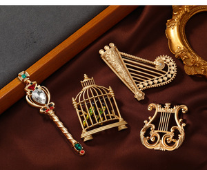 Broche de Cristal Retro Luxuoso em Liga de Zinco com Revestimento em Ouro Rosa para Crianças e Presentes de Noivado e Casamento Unissex - Product Image 2