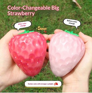 Gadget anti-stress Guangda Fun Encounter en forme de fraise à presser qui change de couleur, un jouet anti-stress le plus vendu - Product Image 2
