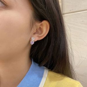 Colección Minimalista Dylam, Pendientes de Plata de Ley 925 con Baño de Rodio, Hechos con Elementos Infinitos, Zirconia en Forma de Corazón - Product Image 4