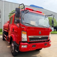 Camion de lutte contre l'incendie SINOTRUK HOWO 4x2 double cabine 6CBM, camion de sauvetage à eau et mousse, camion de pompiers d'urgence avec pompe à incendie