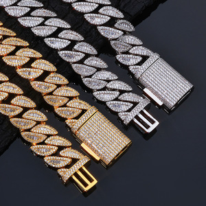 สร้อยคอแบบ Cuban Link ประดับเพชร Moissanite VVS1 สไตล์ Urban  ทำจากเงินแท้ 925  แบบสั่งทำพิเศษ  ตกแต่งแบบ Iced Out สไตล์ฮิปฮอป - Product Image 3
