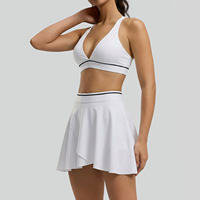 Ensemble de sport sexy pour femme : soutien-gorge de tennis à dos élégant et séchage rapide avec bandes contrastantes + jupe, idéal pour le pickleball et le padel