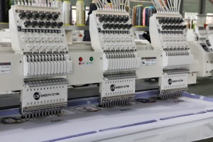 Máquina de Bordar Plana de Cuatro Cabezas de Alta Calidad, Nueva, Máquina Computarizada para Bordar Gorras con Motor - Product Image 4