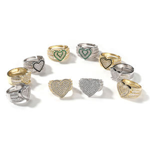 Anillo Geométrico de Acero Inoxidable con Baño de Oro de 18K, Diseño Rectangular Liso, Resistente al Agua, con Bisel PVD - Product Image 1