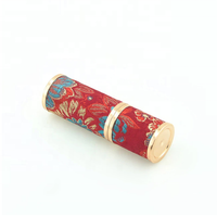 Rouge à lèvres satiné haute pigmentation personnalisé, effet velours mat, longue tenue, végan, maquillage OEM