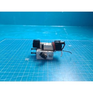 Vanne solénoïde double 4 voies Koganei A040-4E2-11W+040M2AJ-11W, utilisée comme pièce détachée pour équipement semi-conducteur Legacy - Product Image 6