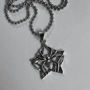 Collar de cadena de cuentas de acero inoxidable con colgante de estrella y araña de Halloween a la moda - Product Image 4