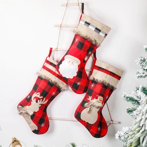 Chaussettes en lin à carreaux rouges et noirs, imprimés Père Noël, bonhomme de neige, renne, sacs cadeaux de Noël multi-usages - Product Image 2