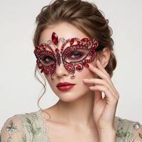 Masque demi-visage de luxe en alliage orné de strass en forme de papillon, style européen et américain, pour fêtes d'Halloween et événements d'anniversaire