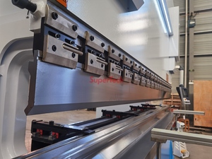 <span class=keywords><strong>Supertech</strong></span> WE67K-135T 3200Mm CNC Đồng Bộ Báo Chí Phanh Tùy Chỉnh Điện Vật lý Máy Uốn Kim Loại Thép Tấm Chế Biến - Product Image 3