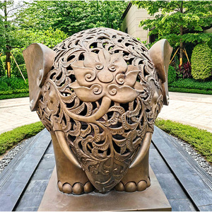 Sculpture d'éléphant en résine pour extérieur, décoration de jardin, forme animale traditionnelle polie, art paysager autoportant - Product Image 1