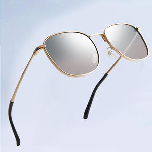 Gafas de Sol Metálicas con Lentes Polarizadas TAC UV400, Unisex, Protección Solar, Bloqueo de Luz Azul - Product Image 2